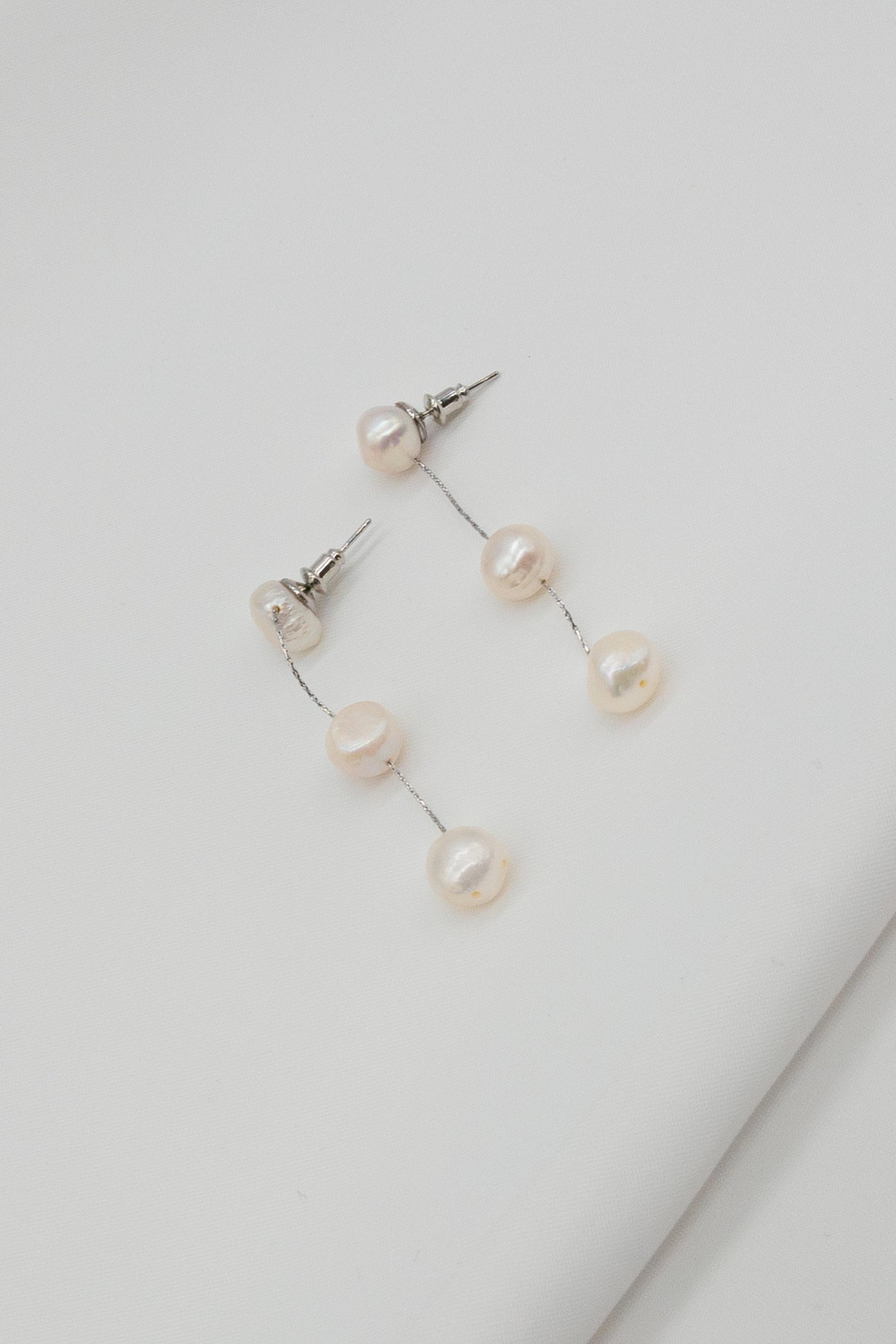 Walk the Aisle - One of a Pearl Collection (Silver - 3 Pearls)