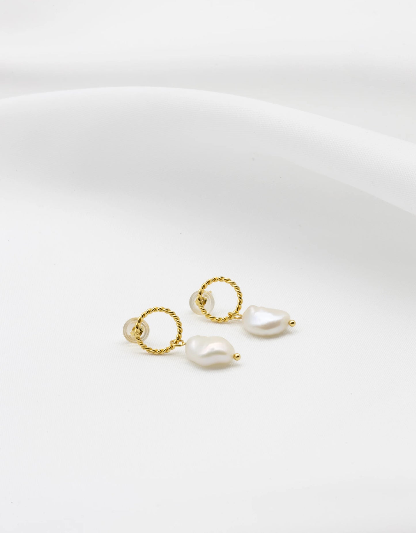 Elly Freshwater Pearl Earrings
