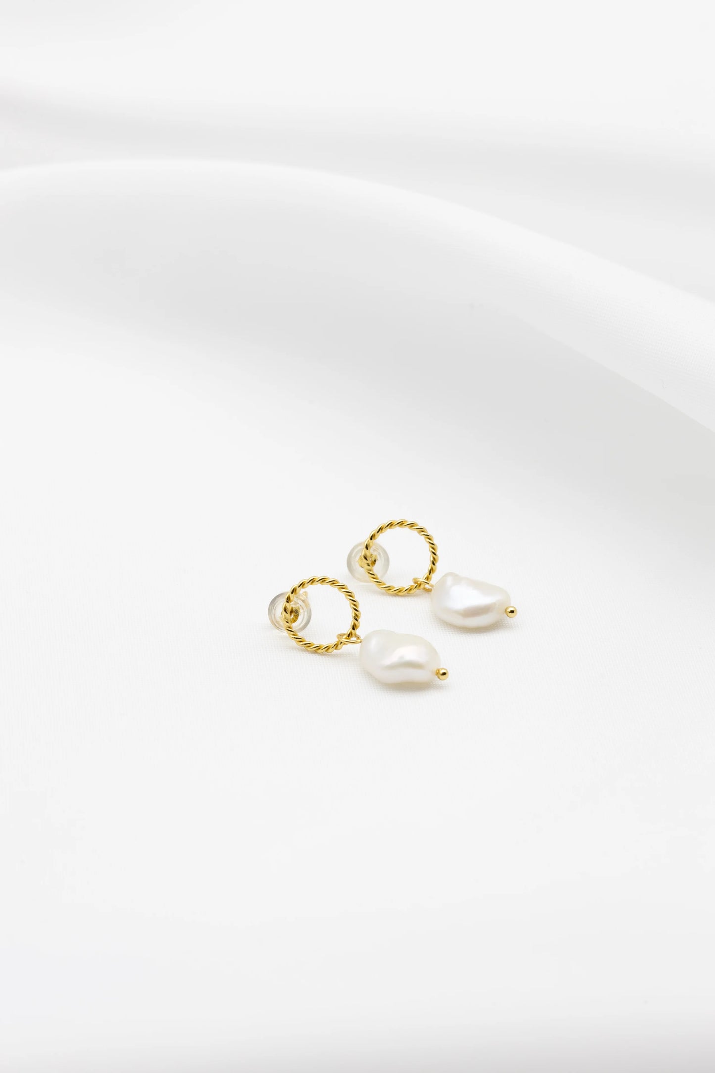 Elly Freshwater Pearl Earrings