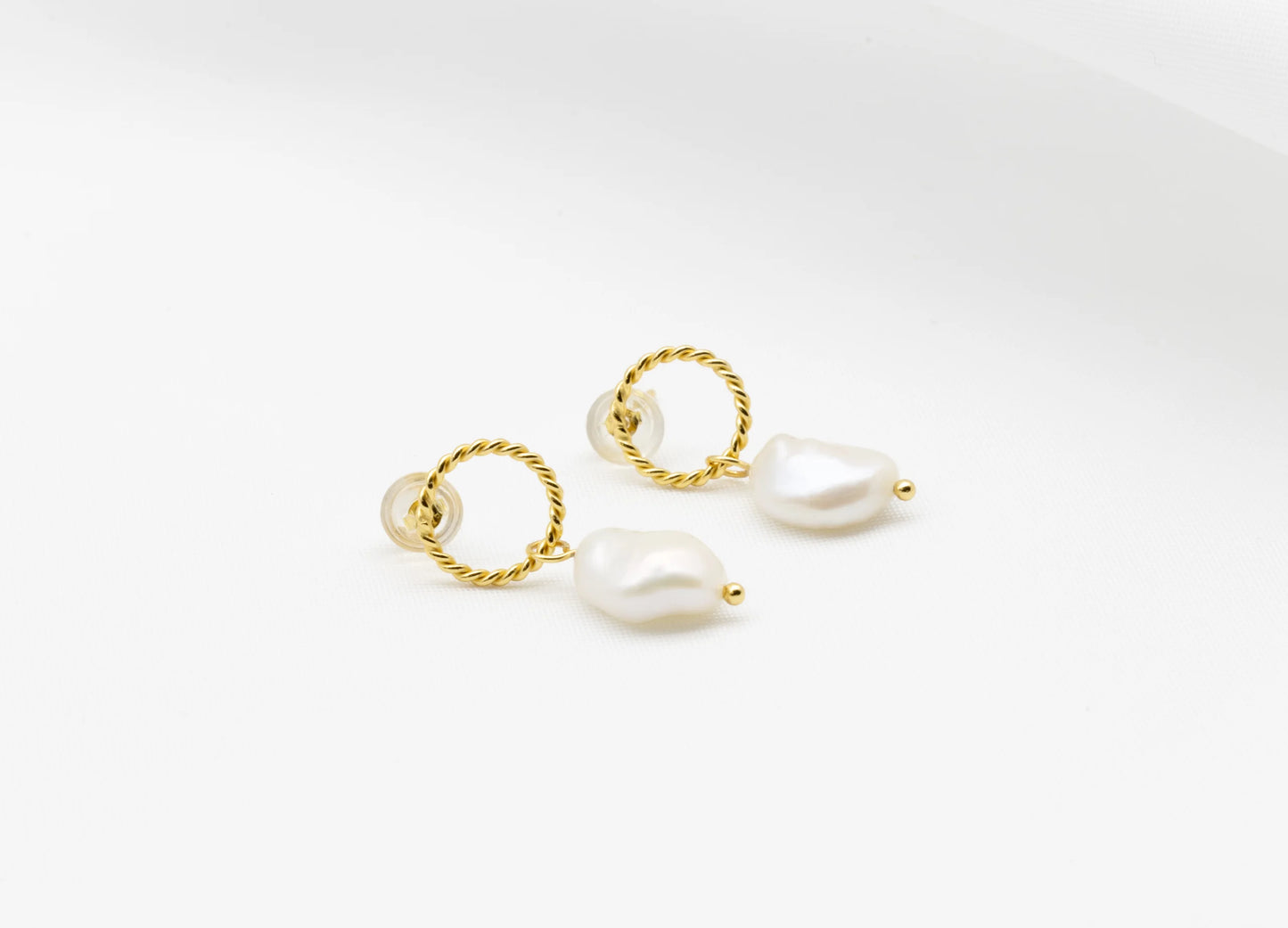 Elly Freshwater Pearl Earrings