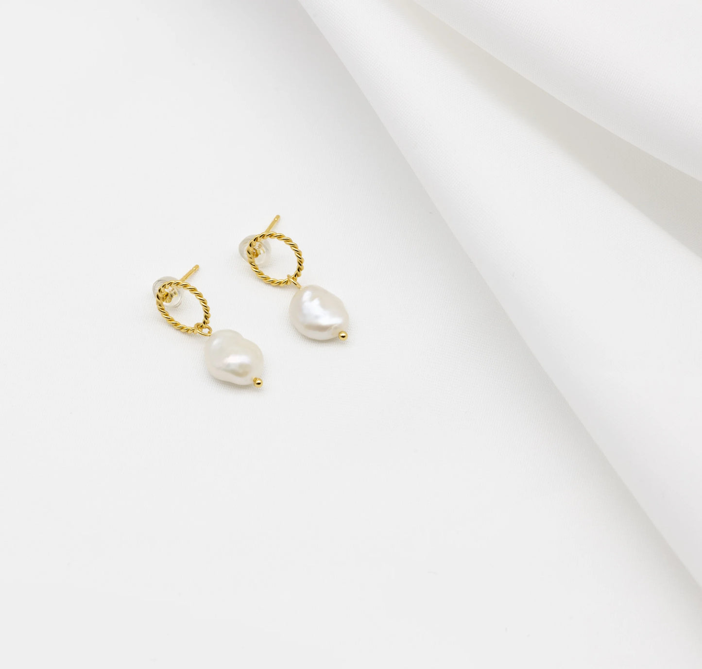 Elly Freshwater Pearl Earrings