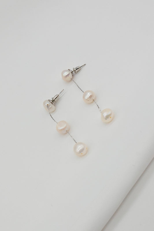 Walk the Aisle - One of a Pearl Collection (Silver - 3 Pearls)