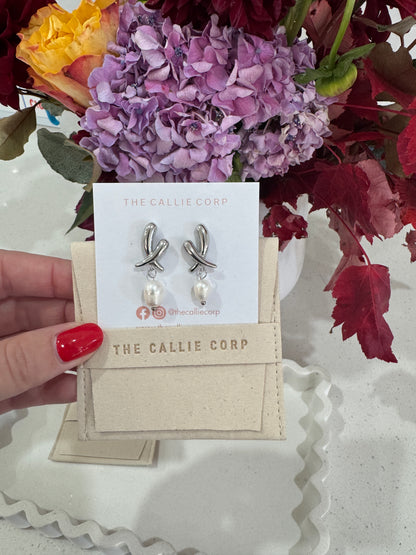 Cross my Heart Pearl Earrings