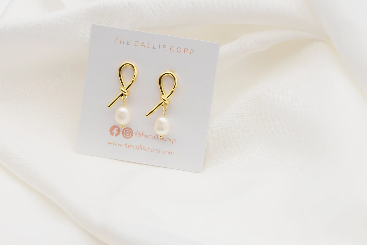 Olivia Pearl Earrings