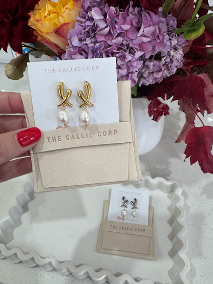 Cross my Heart Pearl Earrings