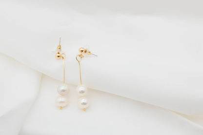 Lucy Freshwater Pearl drop earrings