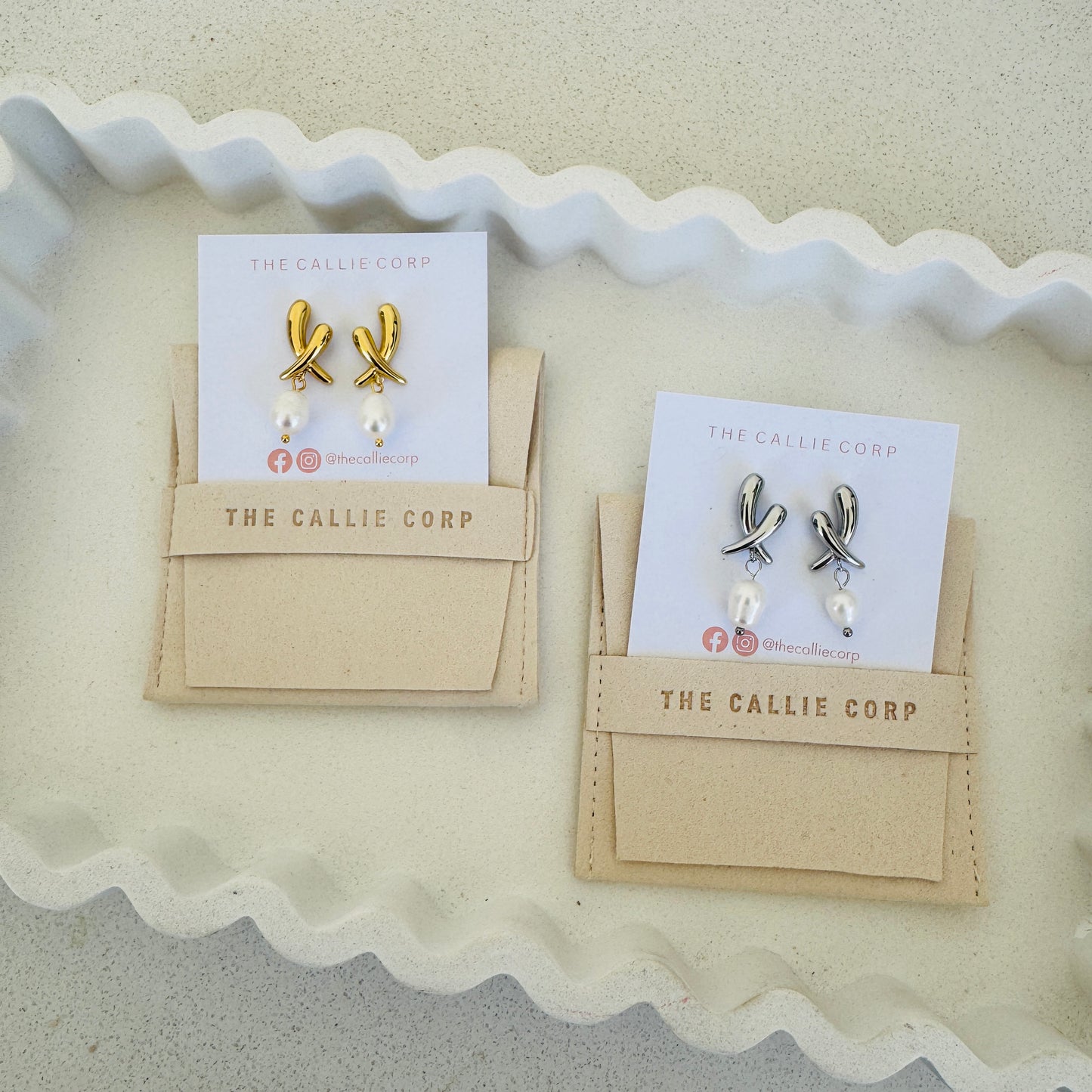 Cross my Heart Pearl Earrings