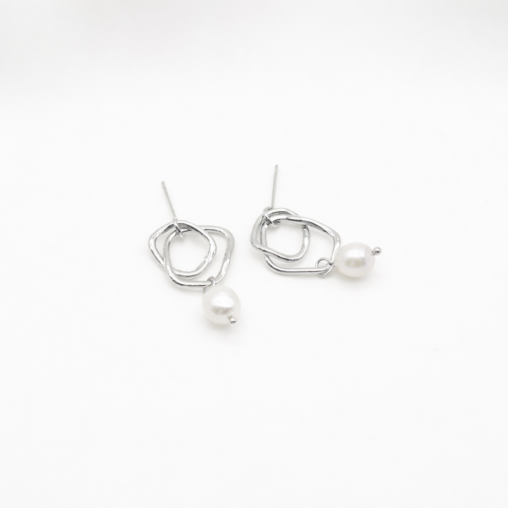 Emily Freshwater Pearl Earrings