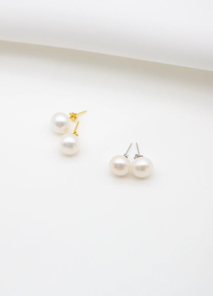 Round Freshwater Pearl Studs