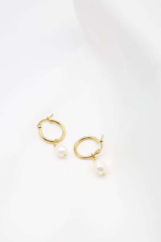 Alix – One of a Pearl