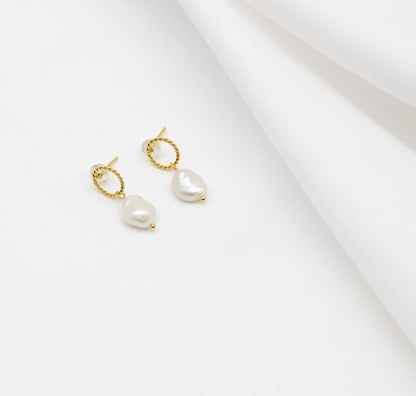 Elly Freshwater Pearl Earrings